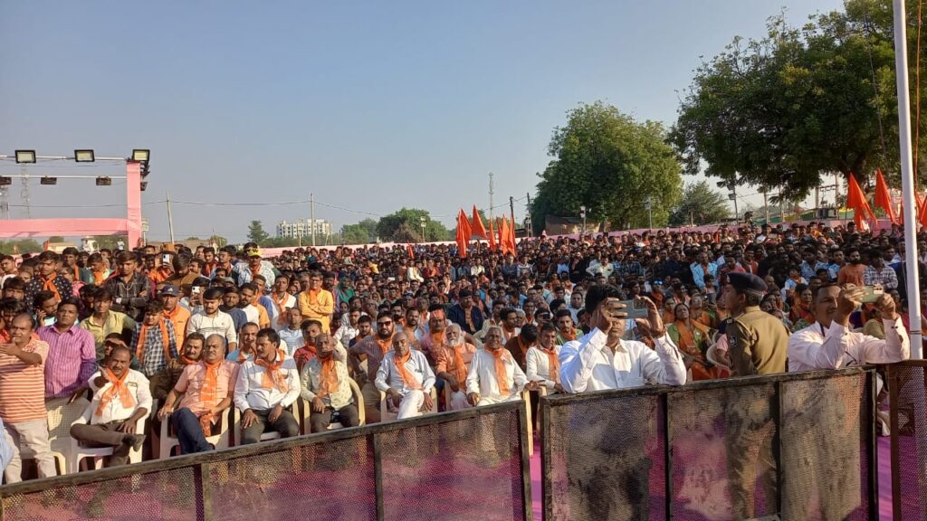 मोदी के नेतृत्व में कर्फ्यू पर कर्फ्यू लग गयाः सीएम योगी&nbsp;