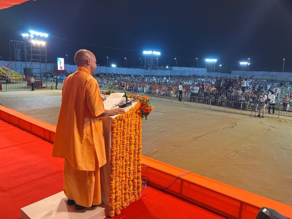 सीएम योगी ने सातवीं बार गुजरात में कमल का फूल खिलाने का किया आह्वान&nbsp;