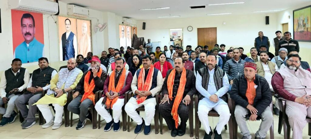 बूथों पर ‘मन की बात’ से जागी राष्ट्र चेतना,मतदाता पुनरीक्षण अभियान को मिला जनसमर्थन का विस्तार