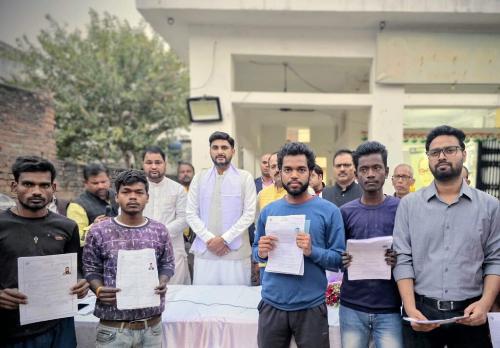 लोकतंत्र में प्रत्येक मत का महत्व : डॉ नीरज सिंह