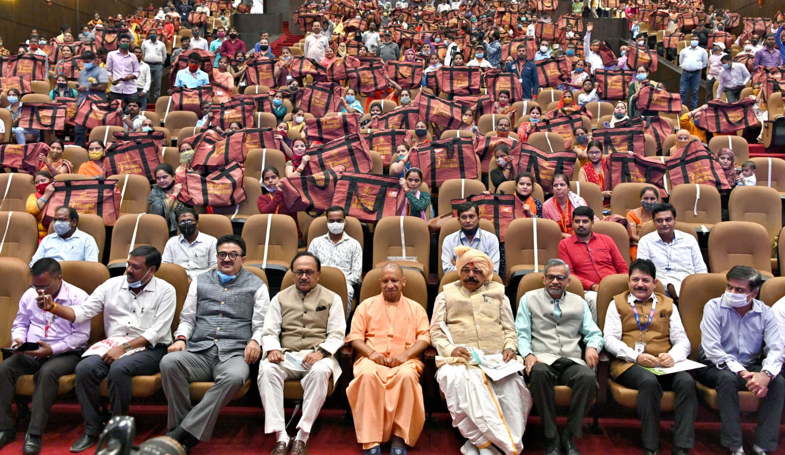 भगवान विश्वकर्मा निर्माण व सृजन के देवता हैं, भारत में आदिकाल से परम्परागत उद्योगों का विशेष महत्व रहा: मुख्यमंत्री: