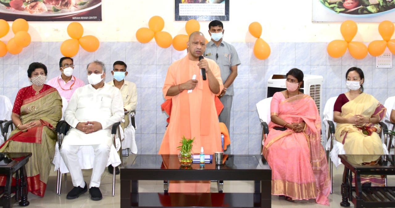 दिव्यांगजन के प्रति हमारा दृष्टिकोण अत्यन्त संवेदनापूर्ण एवं मानवीय होना चाहिए: मुख्यमंत्री