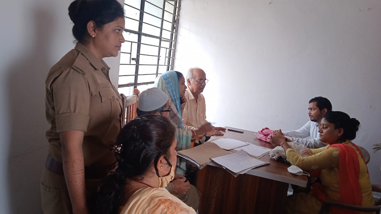 एच्छिक ब्यूरो के प्रयाश से 32 मामलों में से 10 मामलों का हुआ निस्तारण, एक दंपत्ती साथ रहने को हुये राजी