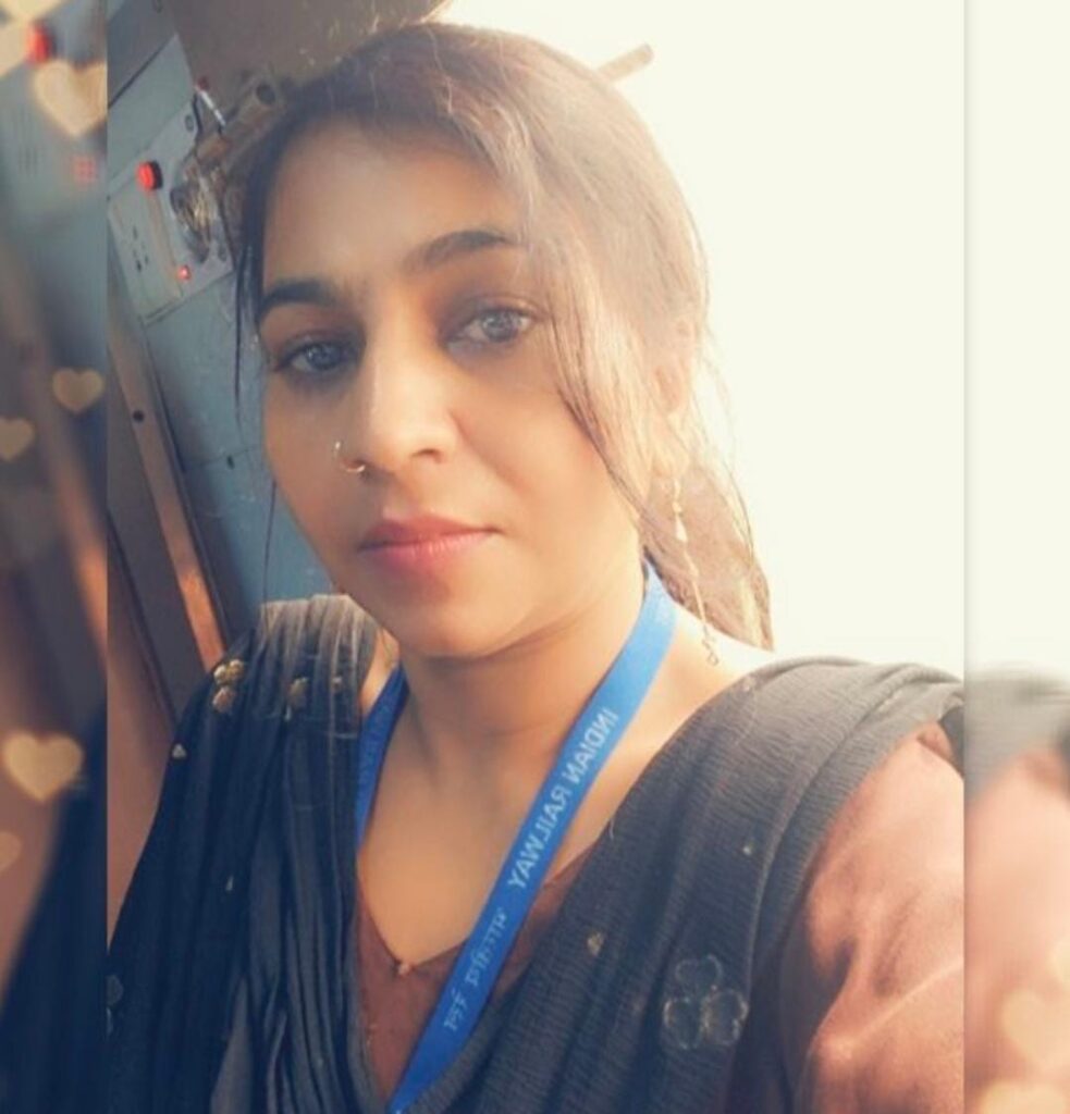 आपको और आपके परिवार को दशहरा 2021 की हार्दिक बधाई-आसिया