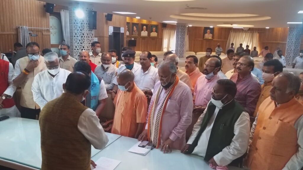 यूपीः सपा के बागी विधायक नितिन को डिप्टी स्पीकर बनवाएंगे योगी, विधानसभा का विशेष सत्र कल