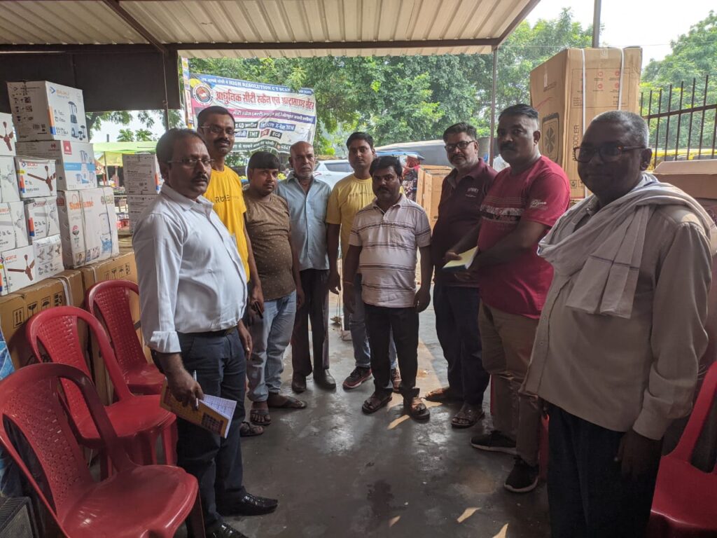 राष्ट्रीय हलवाई संघ जिला कार्यकारिणी की बैठक जिला अध्यक्ष मऊ अंजनी कुमार मोदनवाल एडवोकेट की अध्यक्षता में सम्पन्न