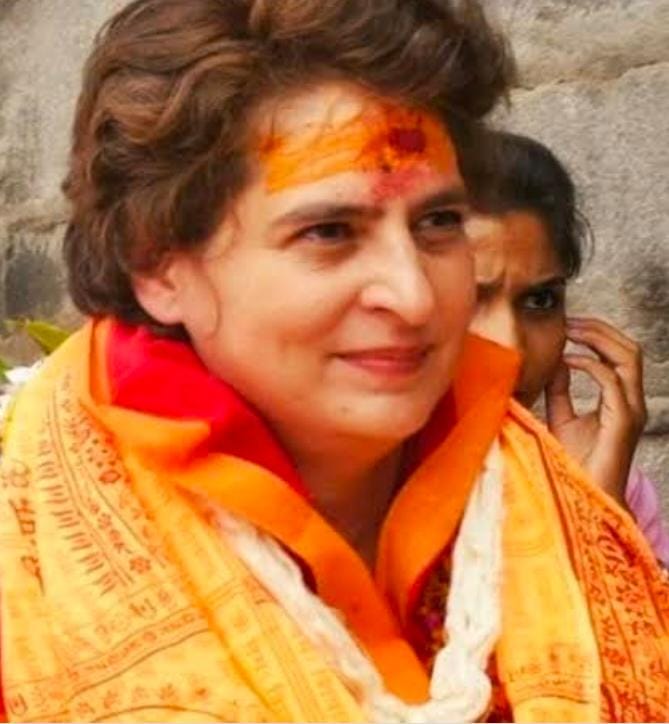 प्रियंका गांधी का नया अवतार:माथे पर चंदन और हाथोँ में तुलसी की माला, पांच बिंदुओ में समझें यूपी चुनाव के सियासी मायने ?