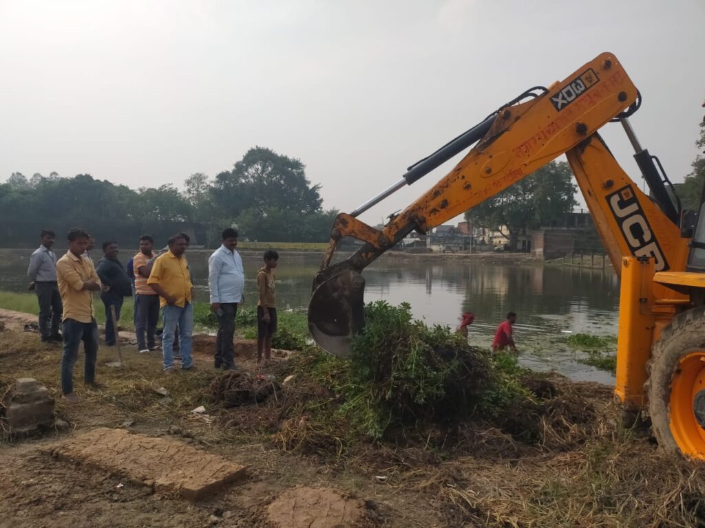 आगामी छ्ठ पर्व की तैयारियों में जुटा नगर पंचायत