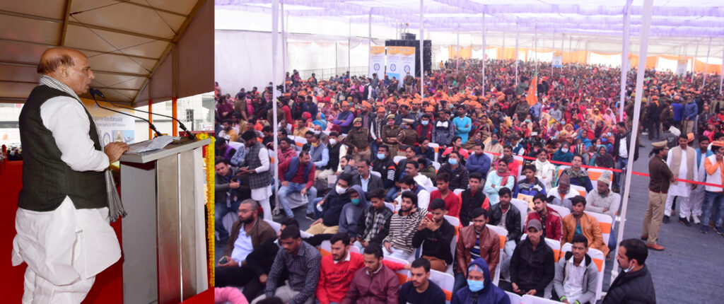 केन्द्रीय रक्षा मंत्री तथा मुख्यमंत्री ने रक्षा प्रौद्योगिकी एवं परीक्षण केन्द्र और ब्रम्होस विनिर्माण केन्द्र का शिलान्यास किया