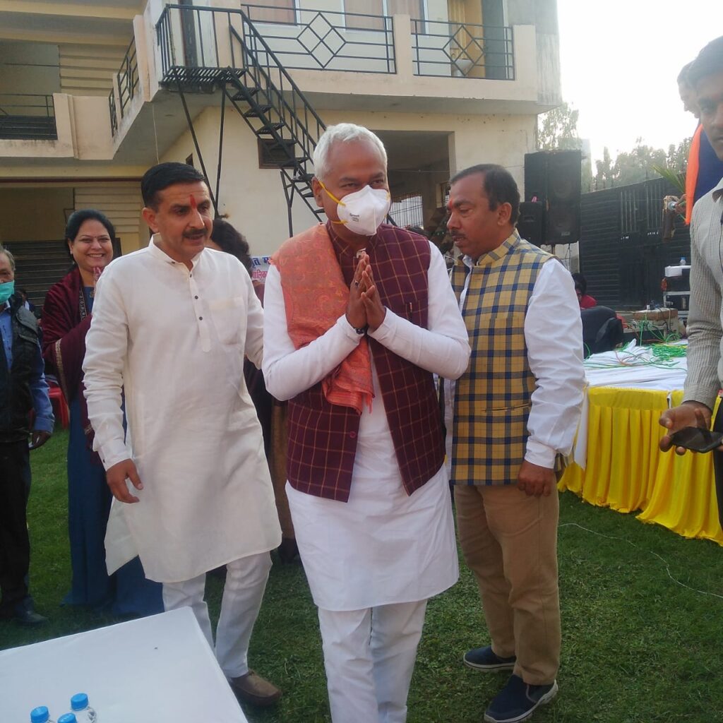 अमृत महोत्सव : भजन संध्या एवं सांस्कृतिक कार्यक्रम का हुआ आयोजन