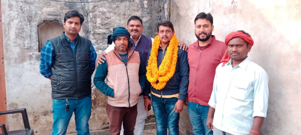 समाजवादी छात्र-सभा का राष्ट्रीय सचिव बनाए जाने पर सपा कार्यकर्ताओं ने किया जोरदार स्वागत