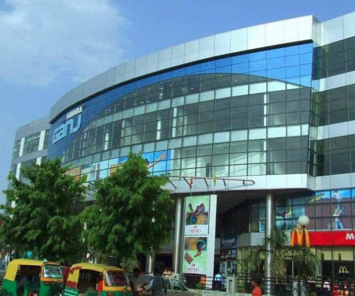 सहारा गंज में क्रिसमस एवं नव वर्ष पर मेगा फेस्टिव ऑफ़र्स की धूम