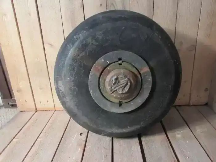 फाइटर जेट मिराज का एक पहिया चोरी होने से मचा हड़कंप