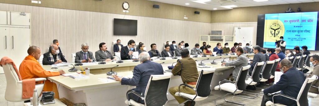 सड़क सुरक्षा के सभी मानकों का अनुपालन किया जाए: मुख्यमंत्री