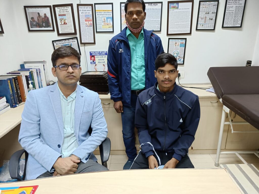 पैदाइशी विपरीत दिशा में घूमती आंतों को सही करके युवक को दिलाया आराम