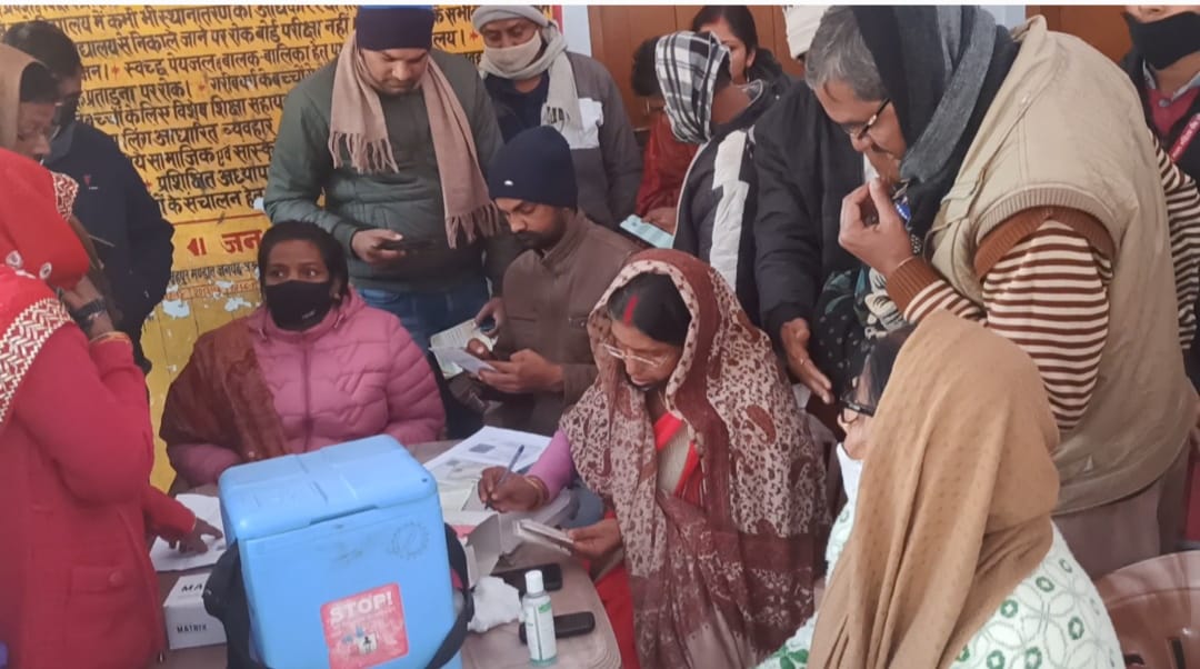 मधुबन बीआरसी पर 121 ने लगवाई बूस्टर डोज