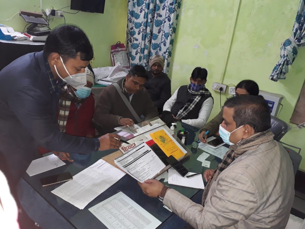 100 प्रतिशत टीकाकरण के करीब पहुँची सीएचसी फतहपुर मंडाव की स्वास्थ्य टीम, बैठक की बनाई रणनीति