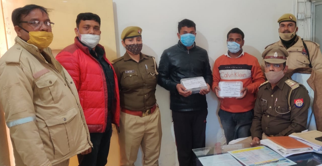 एक अवैध देशी रिवाल्वर 32 बोर व जिंदा कारतूस व एक अदद अवैध देशी पिस्टल 32 बोर व जिंदा कारतूस के साथ दो शातिर अभियुक्त गिरफ्तार