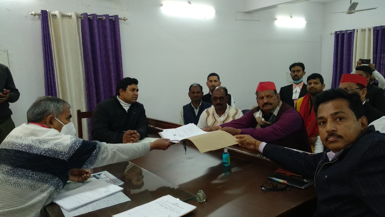नामांकन के दूसरे दिन सपा प्रत्याशी ने किया नामांकन दाखिल ,