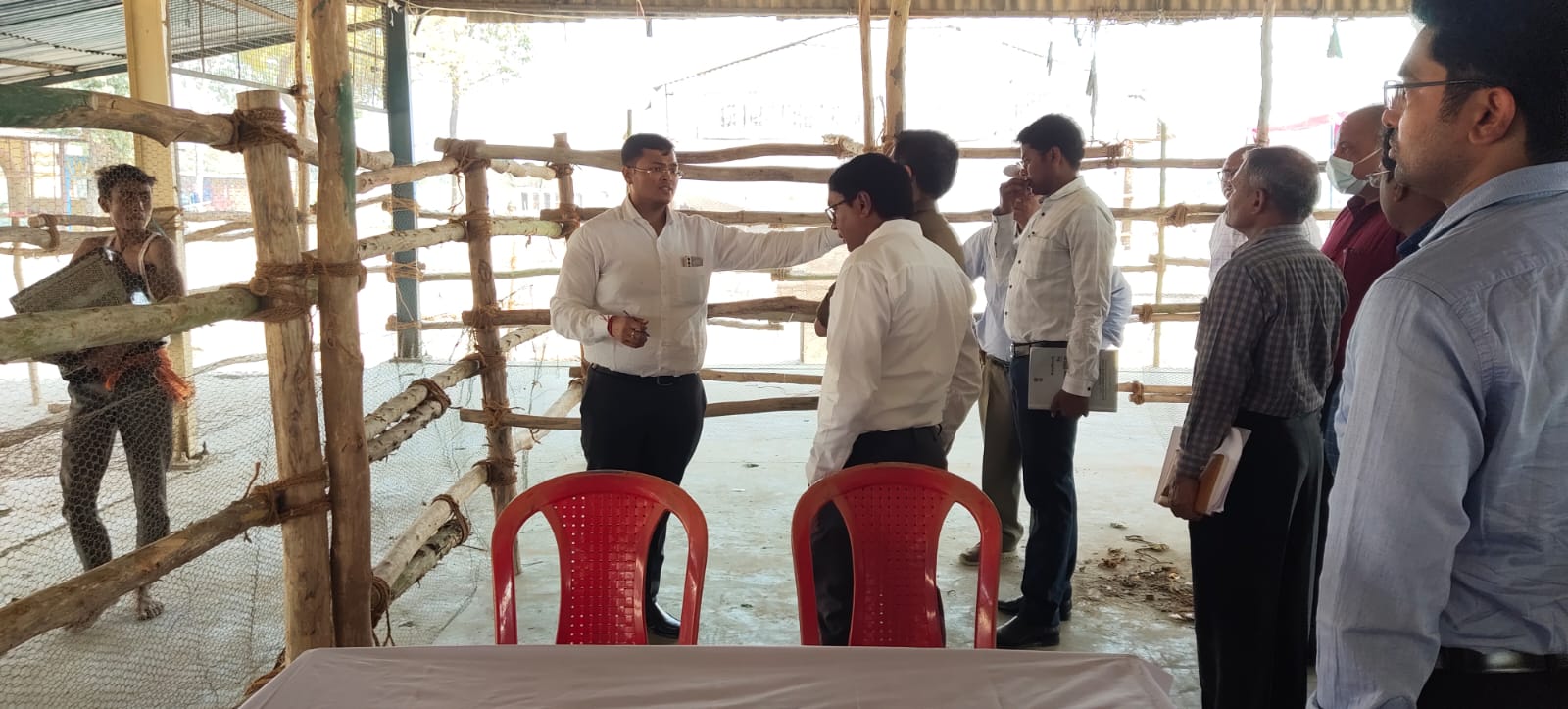 <em>जिलाधिकारी ने पुलिस अधीक्षक के साथ मतगणना स्थल का किया पुनः निरीक्षण</em>