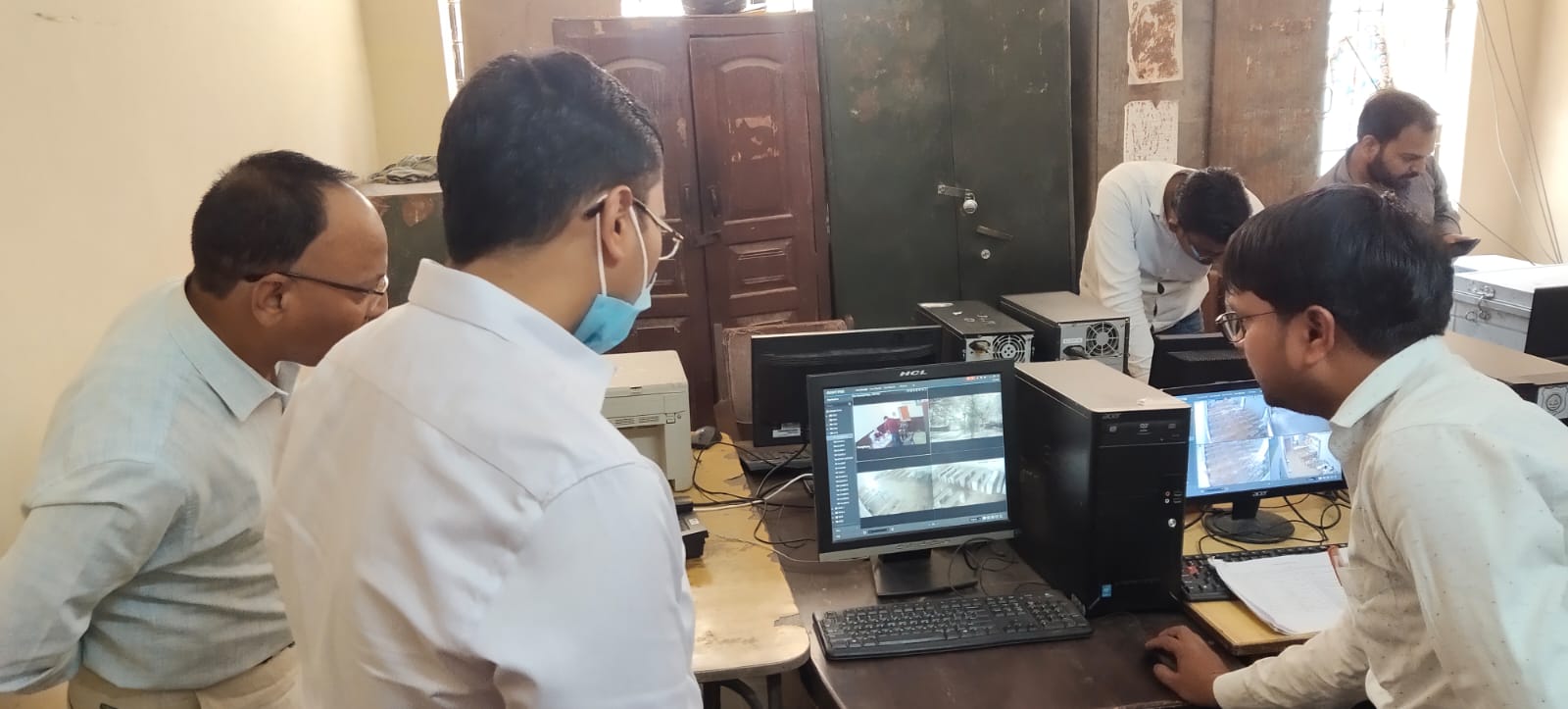 जिलाधिकारी द्वारा कंट्रोल रूम को सक्रिय रखने के दिए गए निर्देश