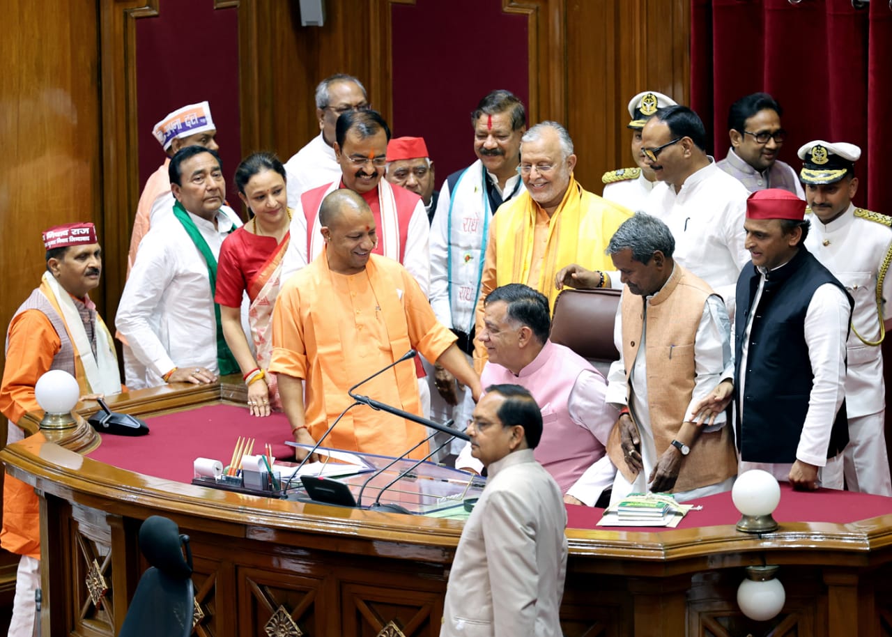 निर्विरोध उत्तर प्रदेश विधानसभा अध्यक्ष चुने गए, सीएम योगी के साथ उन्‍हें कुर्सी तक ले गए अखिलेश यादव