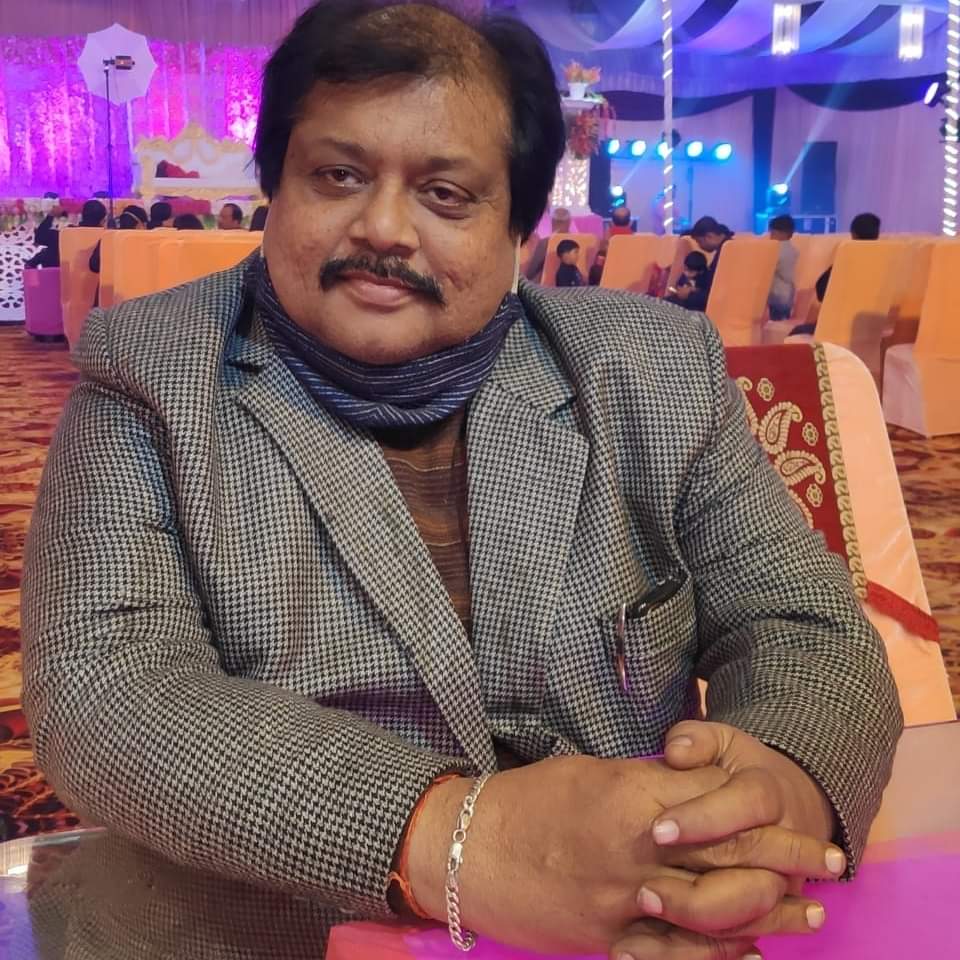 लखनऊ: ब्यूरो प्रमुख ने मनाई शादी की पवन वर्षगांठ