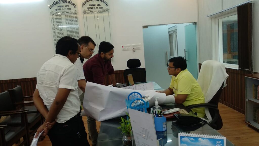 अमृत योजना के तहत मऊनाथ भंजन महा योजना 2031 की बैठक जिलाधिकारी की अध्यक्षता में संपन्न