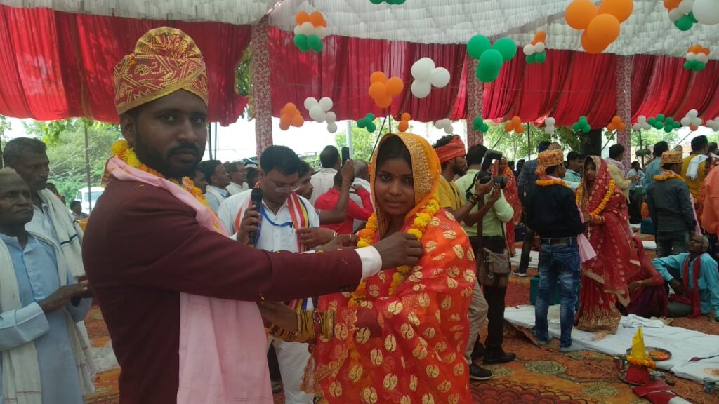 मुख्यमंत्री सामूहिक विवाह योजना के तहत जनपद में कुल 170 जोड़े वैवाहिक बंधन में बंधे