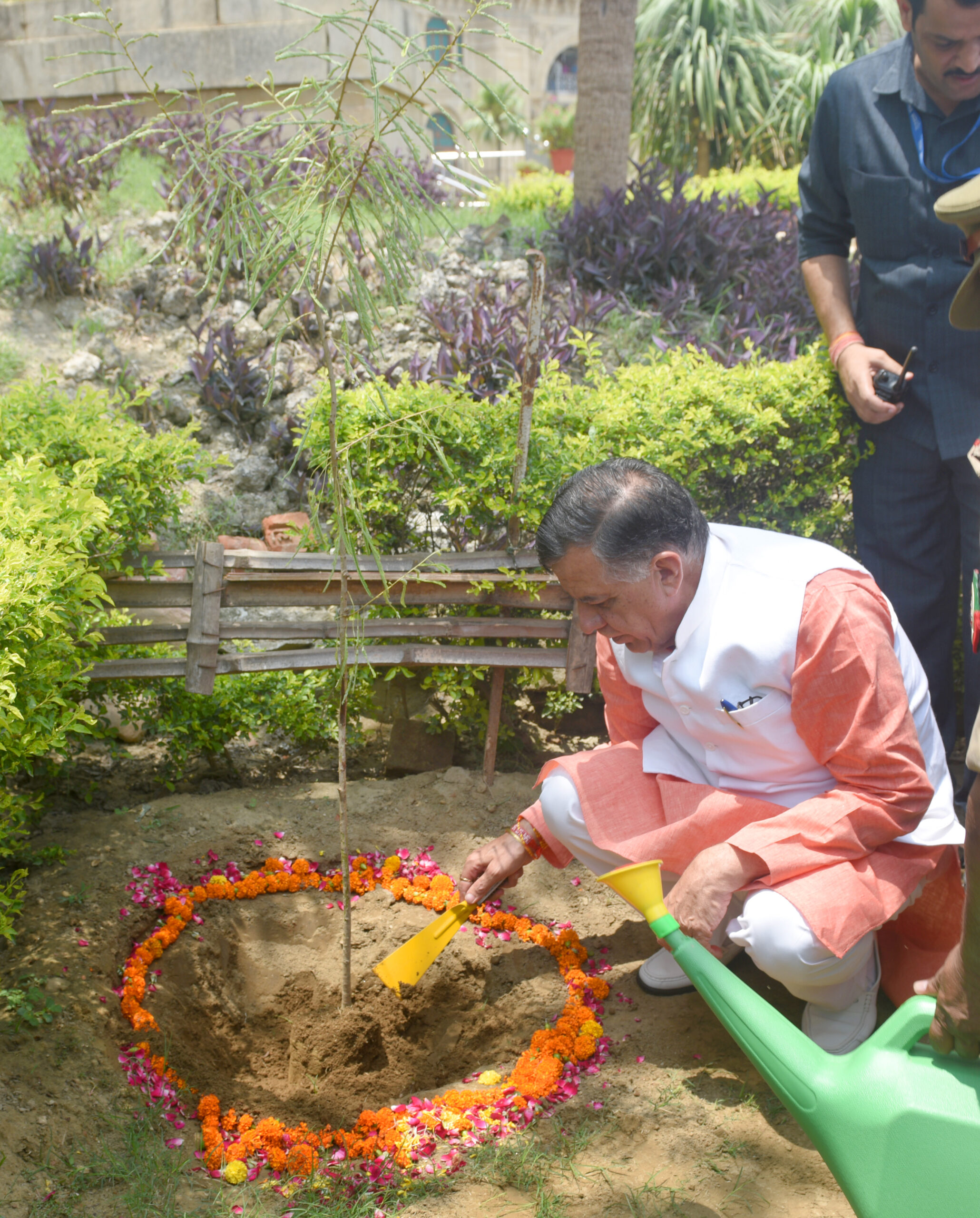 बृक्षारोपण अभियान के तहत विधानसभा अध्यक्ष ने अवाला का पेड़ लगा कर अभियान का शुभारंभ किया