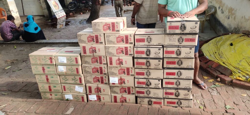 बोलेरो वाहन में लदी विभिन्न ब्राण्डों की अवैध अंग्रेजी शराब बरामद, 02 शातिर अभियुक्त गिरफ्तार, वाहन सीज