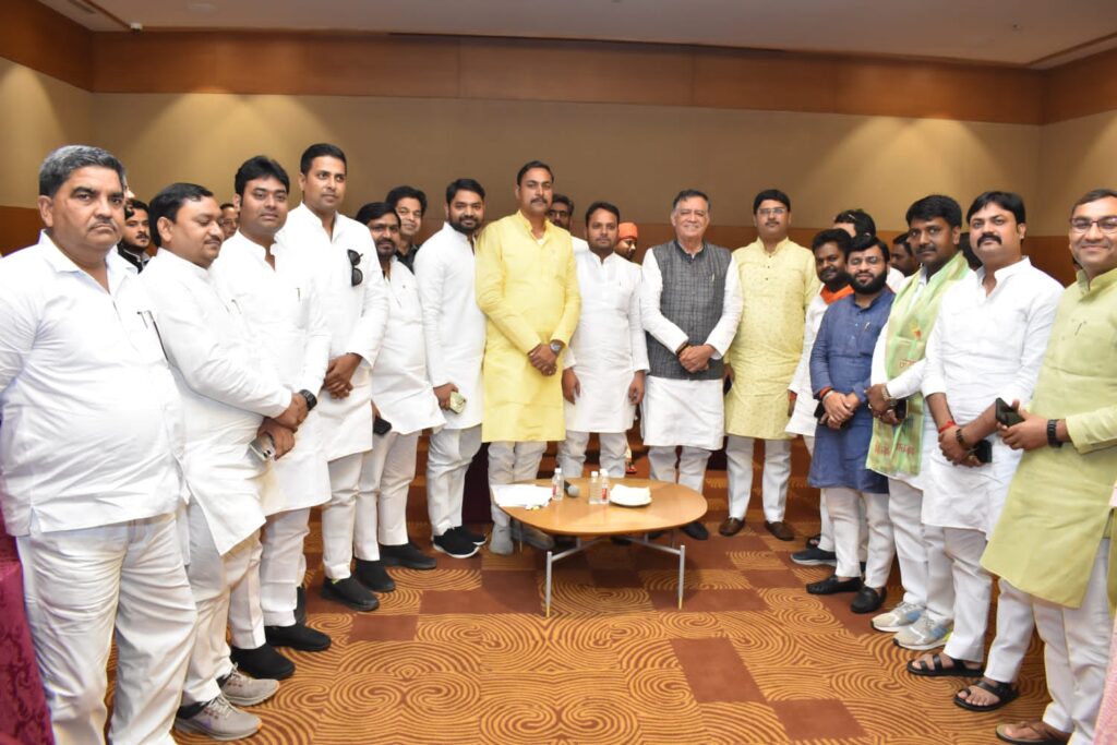 जनता के बीच विधायक रह कर उनकी आवश्कताओं को जाने और फिर उनकी समस्याओें को सदन में उठाने का पूरा प्रयास करें-महाना