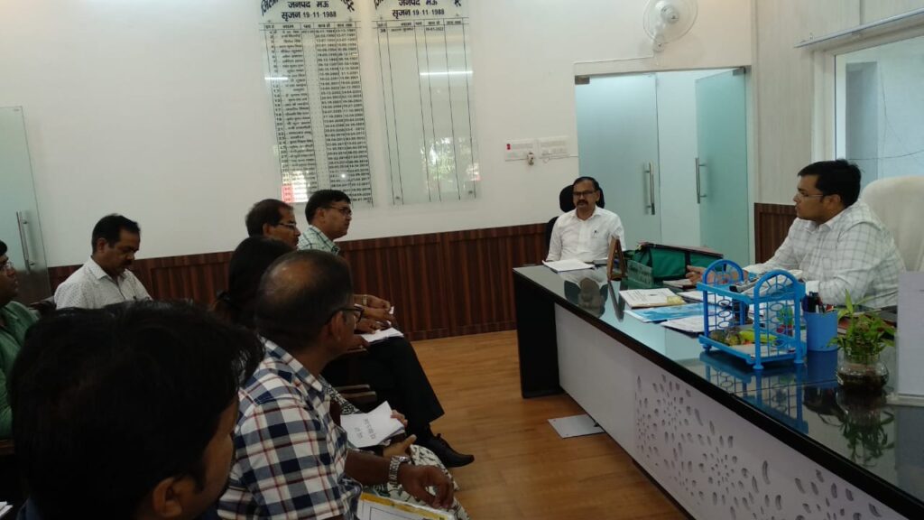 जिलाधिकारी की अध्यक्षता में कृषि, उद्यान, मत्स्य, लघु सिंचाई, सहकारिता एवं दुग्ध विकास विभाग की समीक्षा बैठक संपन्न