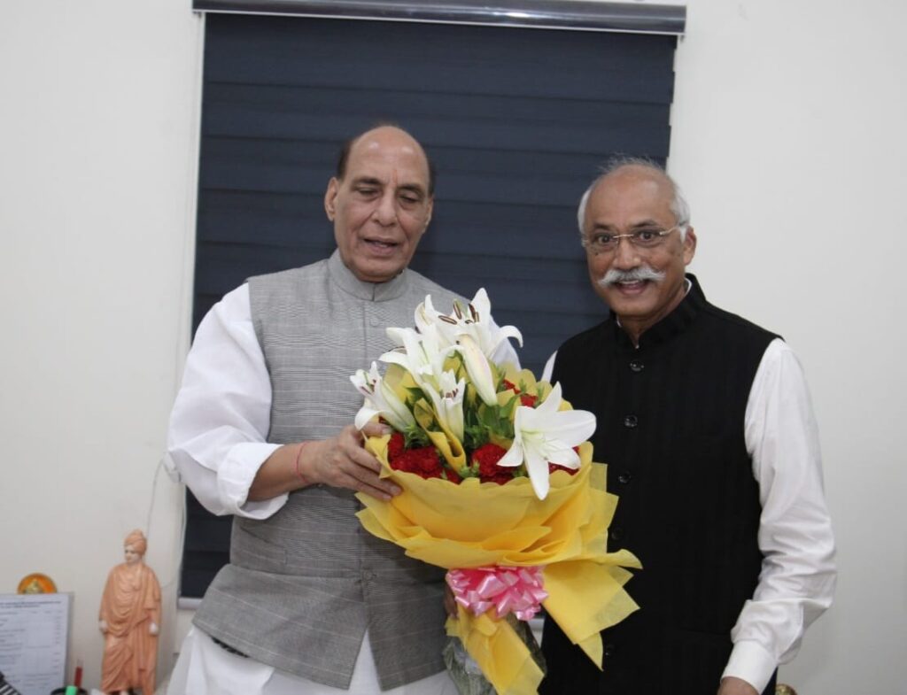 देश के यशस्वी  माo रक्षा मंत्री  परम आदरणीय श्री राजनाथ सिंह जी को जन्मदिन की हार्दिक शुभकामनाएं-जेपी सिंह