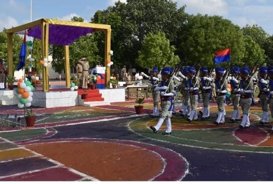 रिजर्व पुलिस लाइन्स, मऊ में प्रशिक्षणाधीन 2021 बैच, पीएसी के 175 रिक्रूटआरक्षियों का हुआ दीक्षांत समारोह परेड का आयोजन एवं दिलाई गयी कर्तव्यों की शपथ