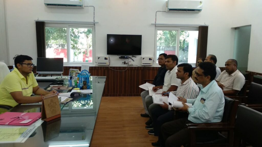 जिलाधिकारी की अध्यक्षता में आबकारी कार्यों,खाद्य सुरक्षा एवं औषधि प्रशासन तथा सेवायोजन विभाग की मासिक समीक्षा बैठक संपन्न