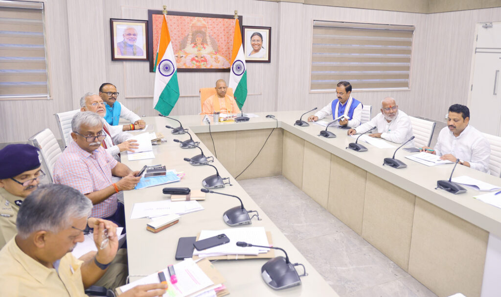 मानसून सामान्य नहीं,   हर परिस्थिति के लिए यूपी सरकार सभी किसानों-हितों के लिए संकल्पित: मुख्यमंत्री