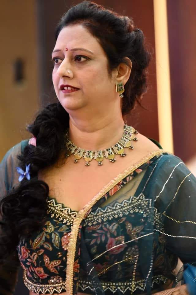 परम आदरणीय श्रीमती मीनाक्षी सिंह जी के पावन जन्मदिवस की हार्दिक शुभकामनाएं-हरिंद्र सिंह