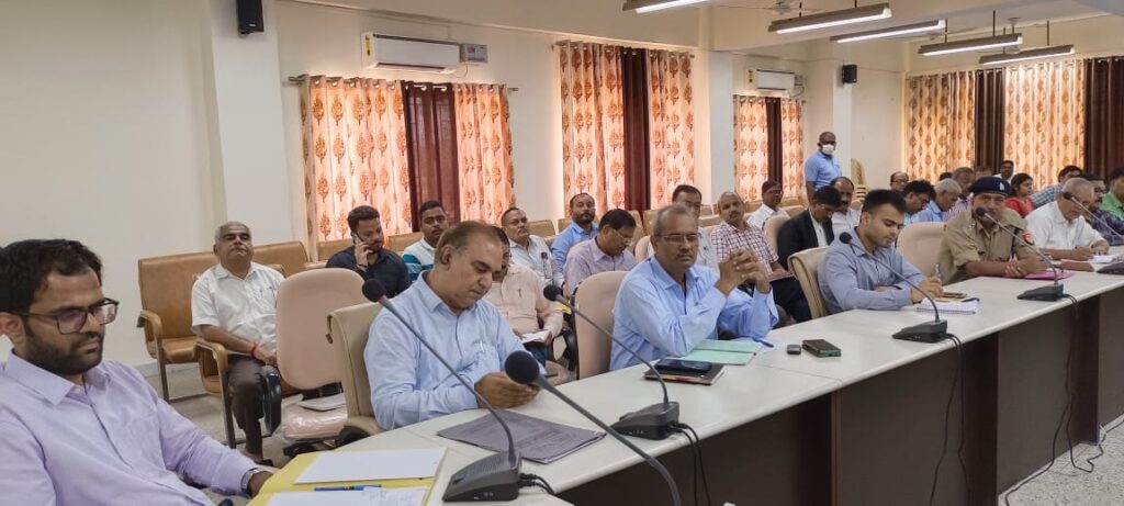 जनपद में 3 लाख 89 हजार राष्ट्रीय ध्वज आजादी का 75 वा अमृत महोत्सव मनाए जाने के उपलक्ष्य में फहराए जाएंगे