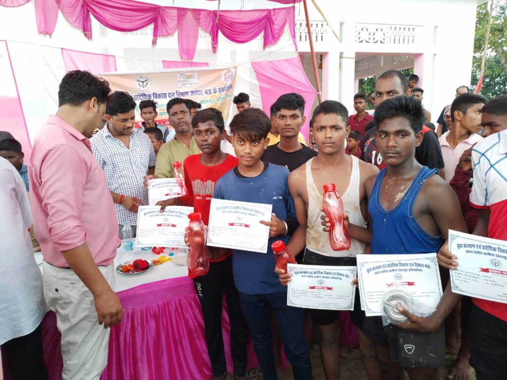 युवा कल्याण विभाग ने ब्लॉक स्तरीय ग्रामीण खेलकूद का किया आयोजन