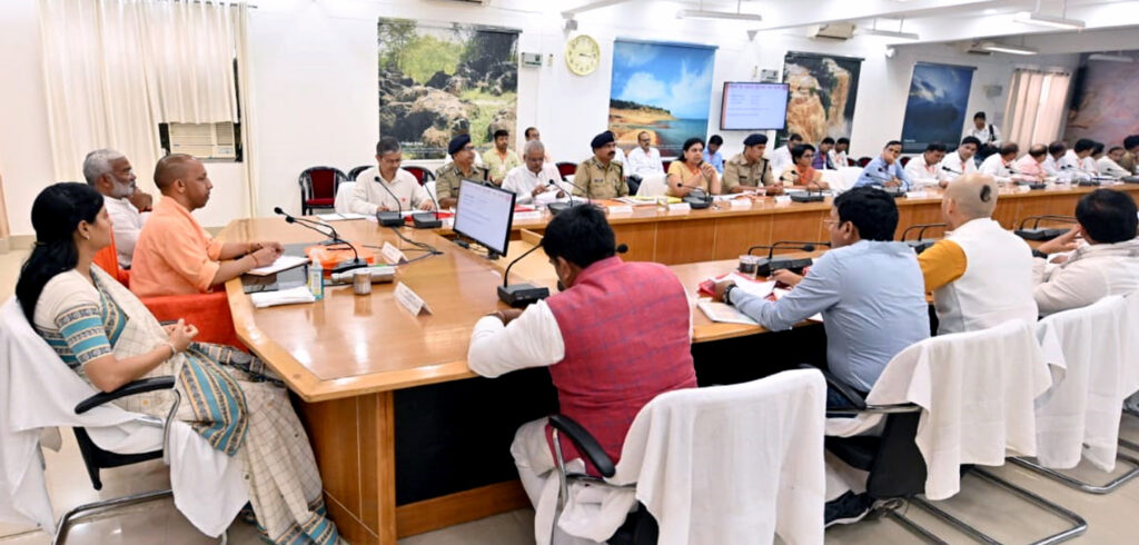 मुख्यमंत्री ने माँ विन्ध्यवासिनी देवी का दर्शन-पूजन किया,निर्माणाधीन विन्ध्य कॉरिडोर का किया निरीक्षण