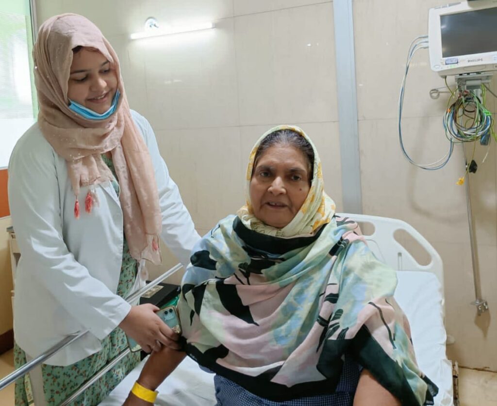 सहारा हॉस्पिटल में हृदय रोग विशेषज्ञों ने जटिल सर्जरी से बुजुर्ग महिला की बचायी जान