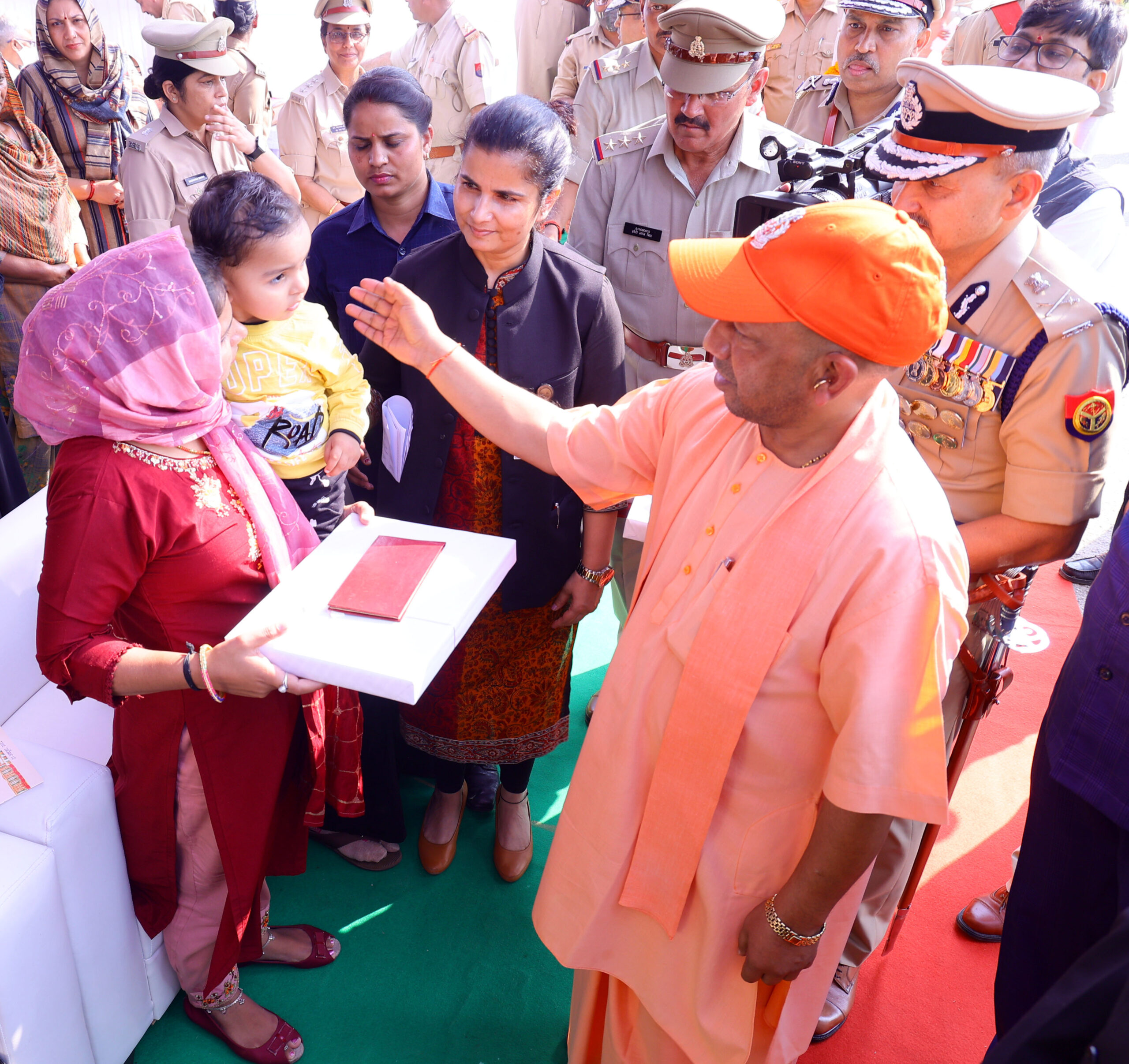 यूपी में कोई भी अपराधी&nbsp; स्वच्छंद नहीं, या तो जेल में है या फिर मारा गया: मुख्यमंत्री