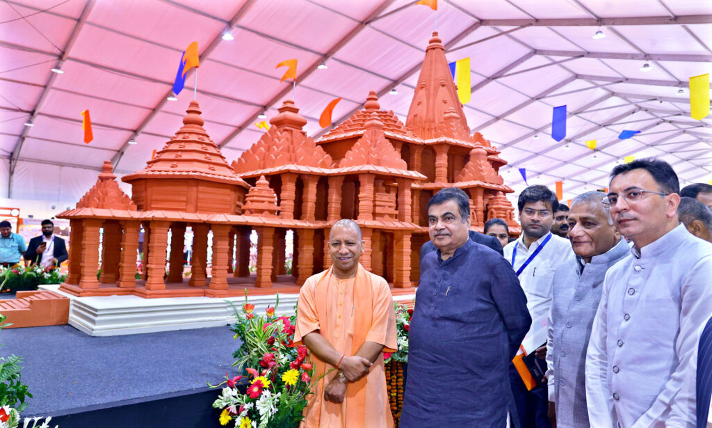 अयोध्या का विकास, दीपोत्सव चहुँओर फैला रहा प्रकाश