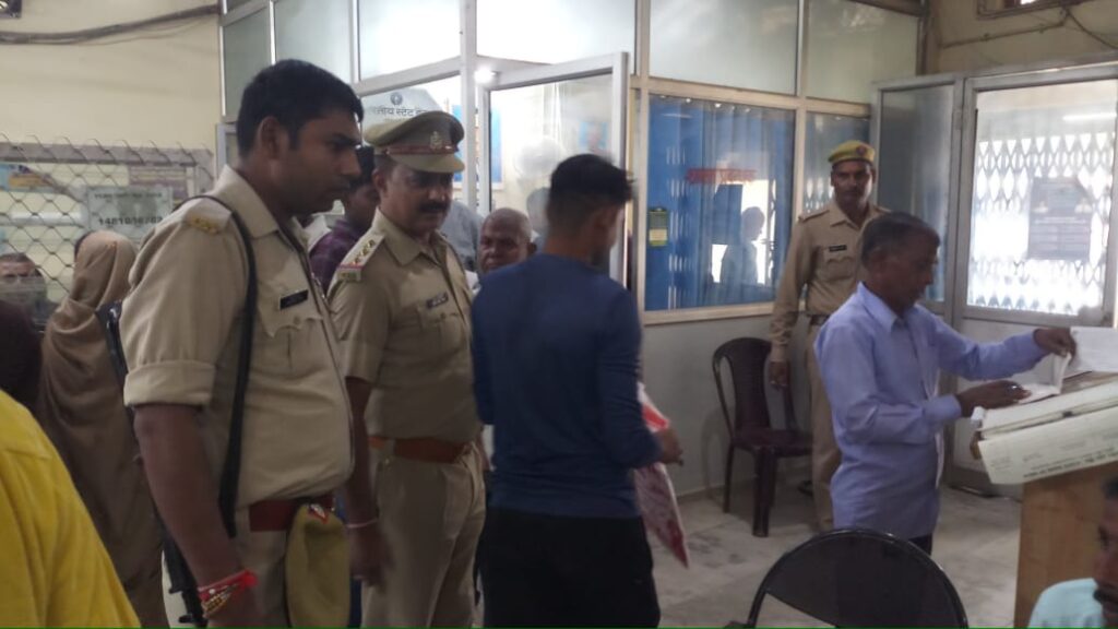 पुलिस अधीक्षक के दिशा निर्देश के बाद बैंकों पर चला सघन चेकिंग अभियान  