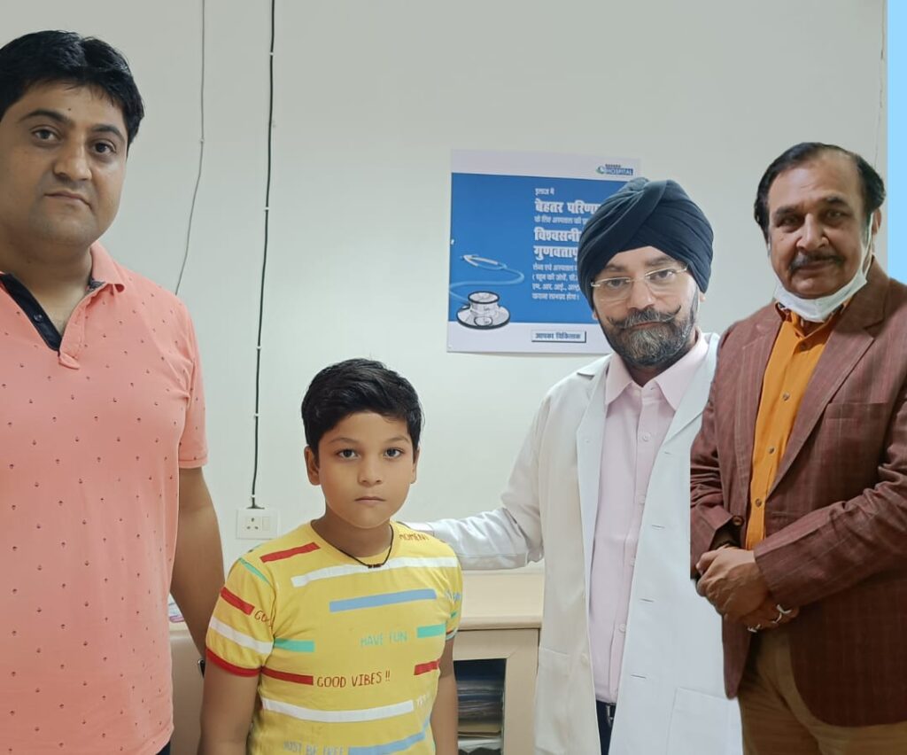 सहारा हॉस्पिटल में नयी तकनीक बायोरिसोर्सबल प्लेट के इस्तेमाल से बच्चे को मिला सफल इलाज