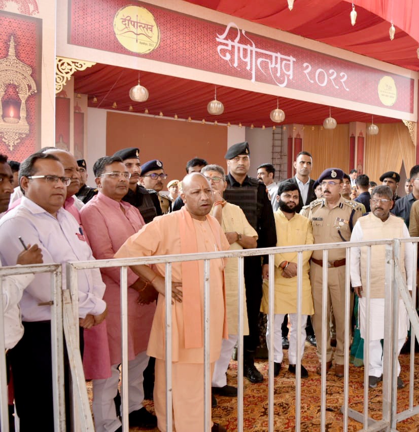 मुख्यमंत्री ने दीपोत्सव की तैयारियों को जांचा-परखा