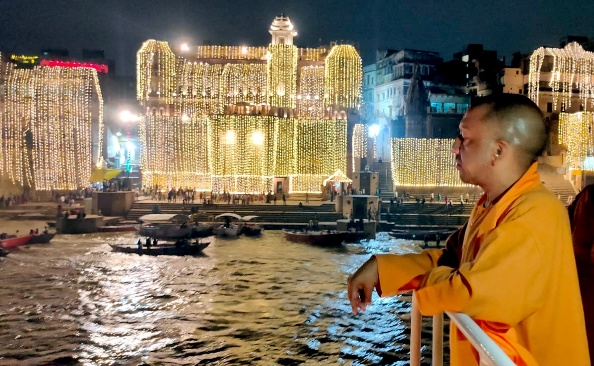 अलौकिक काशी में भव्य होगी देव दीपावली, जाह्नवी तट पर जगमगाएंगे 10 लाख 'सितारे'