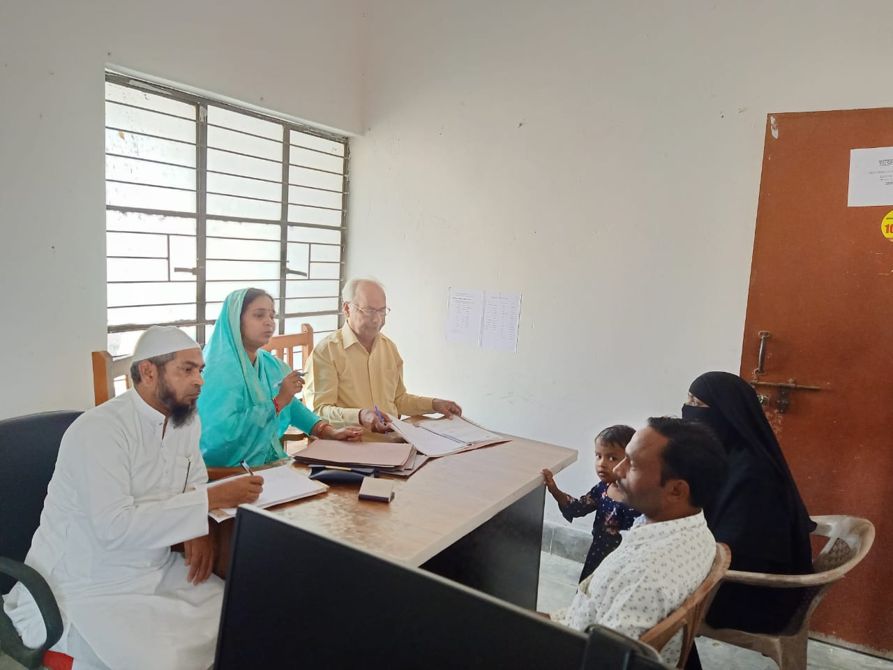 03 दंपति साथ-साथ रहने को हुये राजी, 20 मामलों का हुआ निस्तारण