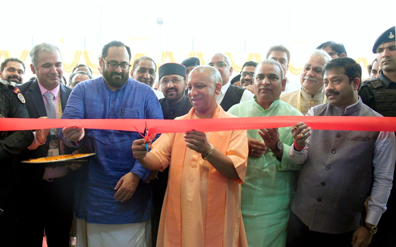 उत्तर भारत के पहले हाइपरस्केल डेटा सेंटर का योगी आदित्यनाथ ने किया लोकार्पण